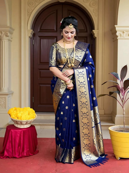 Sarvagny Woven Kanjivaram Pure Silk Saree (Light Green)